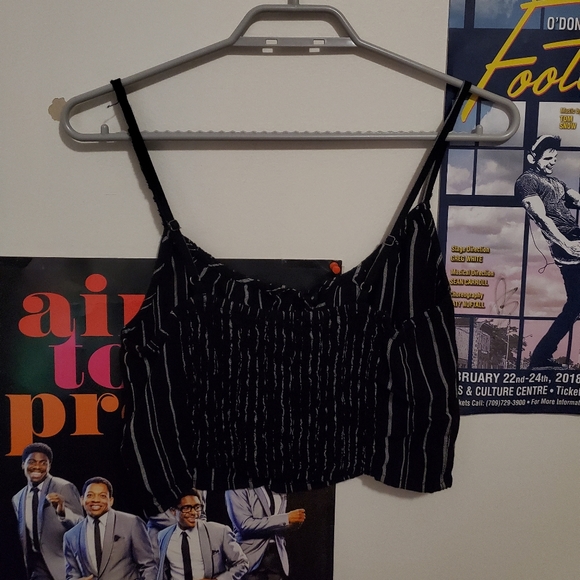 Hollister Black Cropped Tank Top - Picture 3 of 4